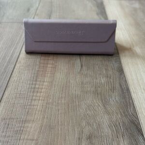 Gloria Vanderbilt Collapisble Glasses Case!!